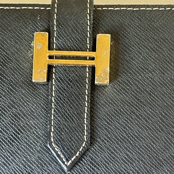 hermés wallet, black, please note some damage on the H - Picture 5 of 5